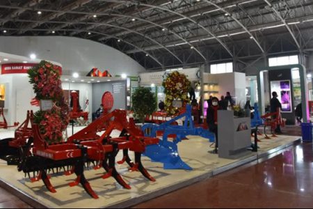 آغاز بکار دهمین نمایشگاه تخصصی صنایع و ماشین‌آلات کشاورزی در خرم‌آباد